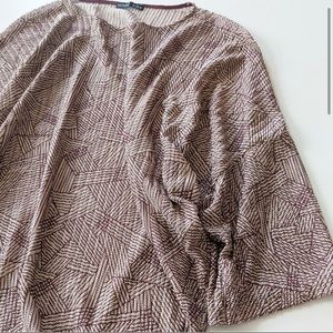 ZARA Lightweight Geometric Short Sleeve Top